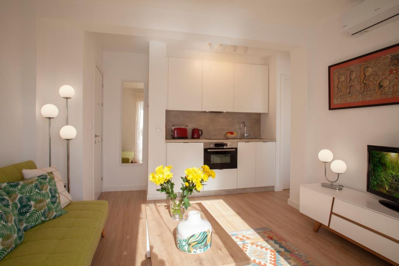 Lovely Beachfront Apartment In Calahonda Sitio de Calahonda Esterno foto